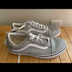 Kids Vans Old Skool Sneakers Boys 6.5 or Girls 8